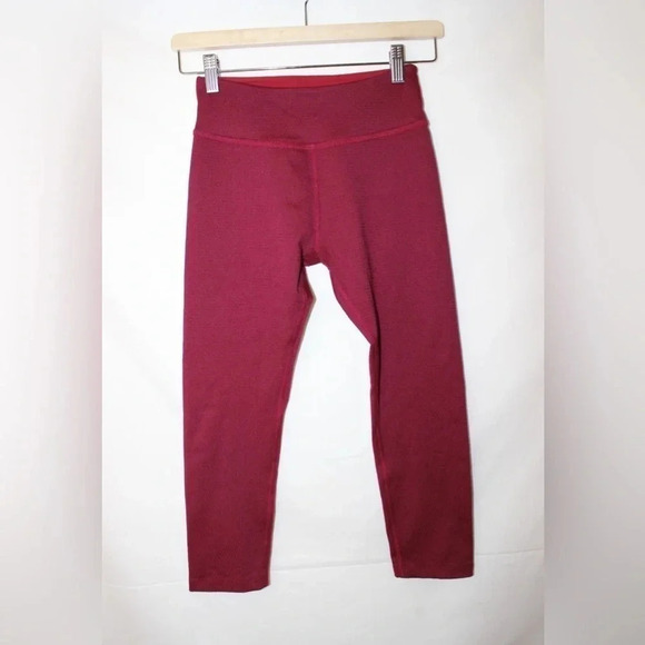 Women’s Beyond Yoga Cropped Mid Rise Leggings Size Small Style# HL15AW - Picture 1 of 9